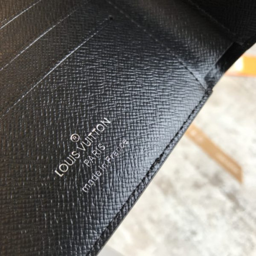 l0*is-V*t0n-wallet-45