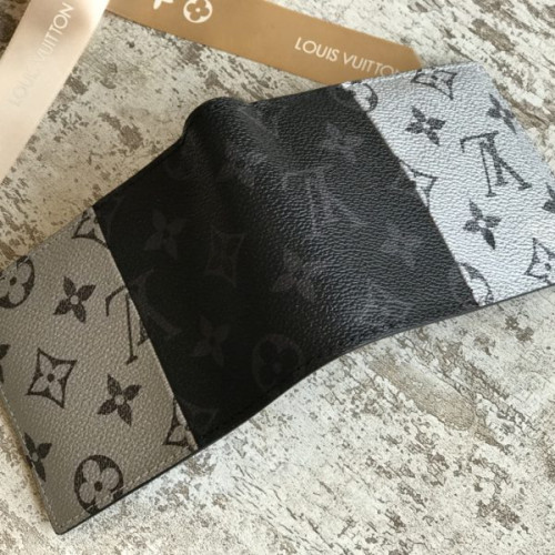 l0*is-V*t0n-wallet-45