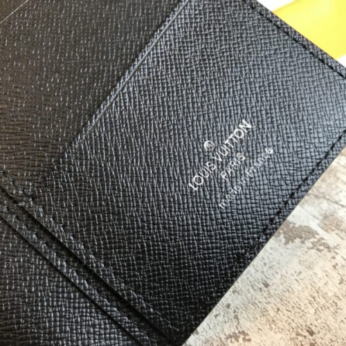l0*is-V*t0n-wallet-47