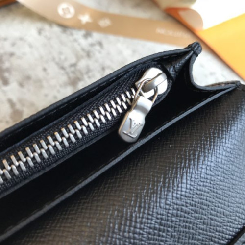 l0*is-V*t0n-wallet-47