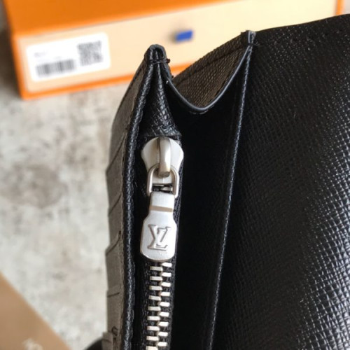 l0*is-V*t0n-wallet-49