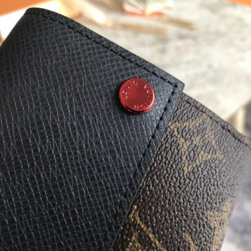 l0*is-V*t0n-wallet-56