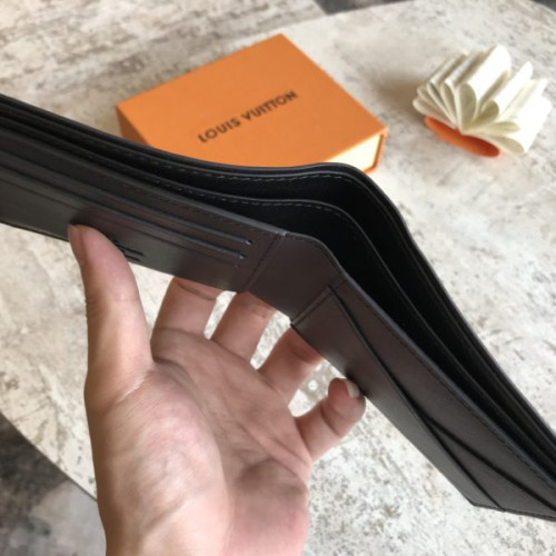 l0*is-V*t0n-wallet-57