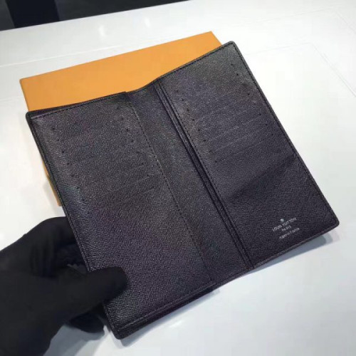 l0*is-V*t0n-wallet-63