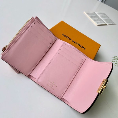 l0*is-V*t0n-wallet-67