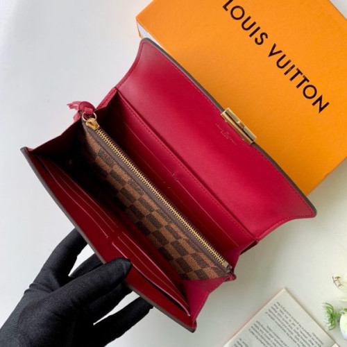 l0*is-V*t0n-wallet-69