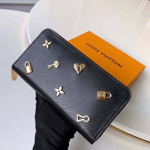 l0*is-V*t0n-wallet-79