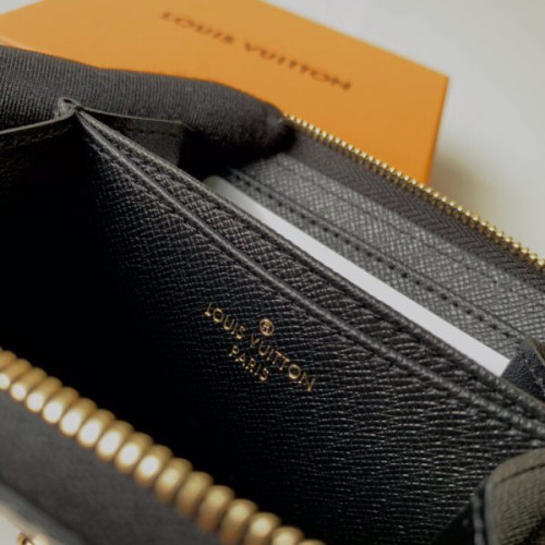 l0*is-V*t0n-wallet-80