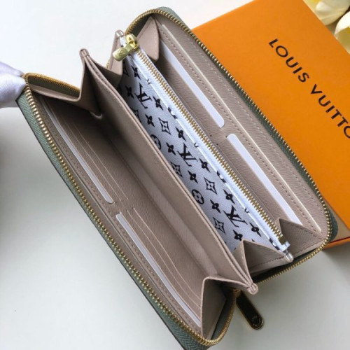 l0*is-V*t0n-wallet-82