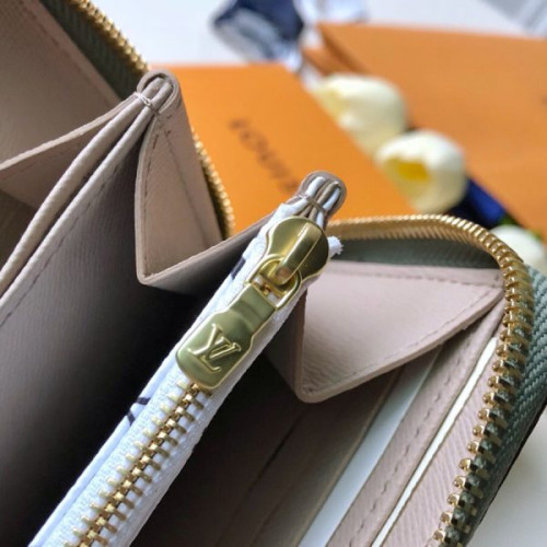 l0*is-V*t0n-wallet-82