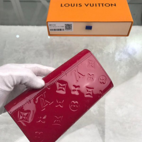 l0*is-V*t0n-wallet-84