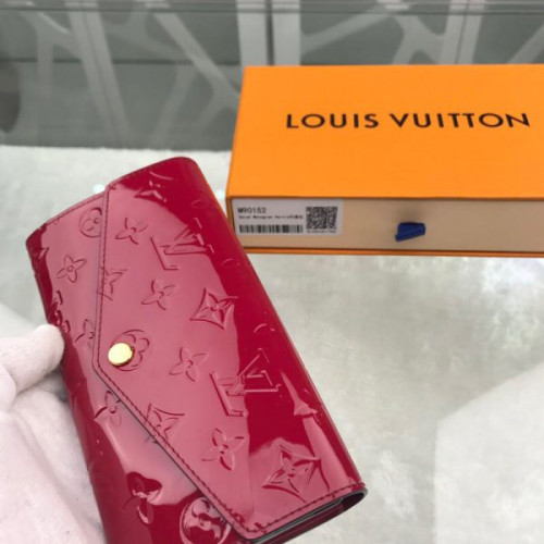l0*is-V*t0n-wallet-84