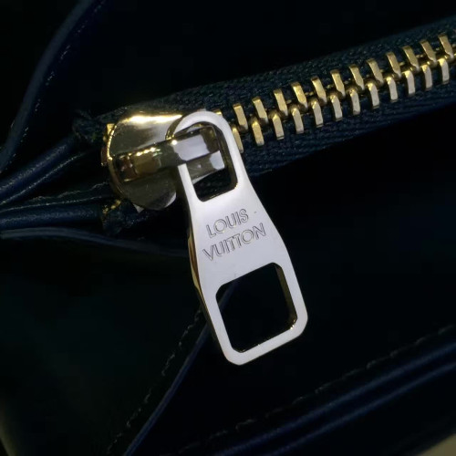 l0*is-V*t0n-wallet-replica-bag-blue-3