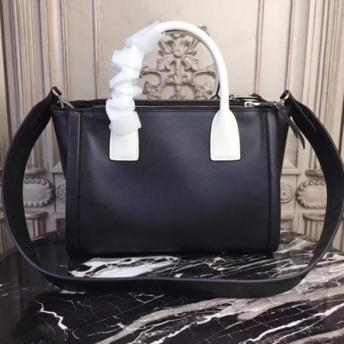 Pra*a-bag-120