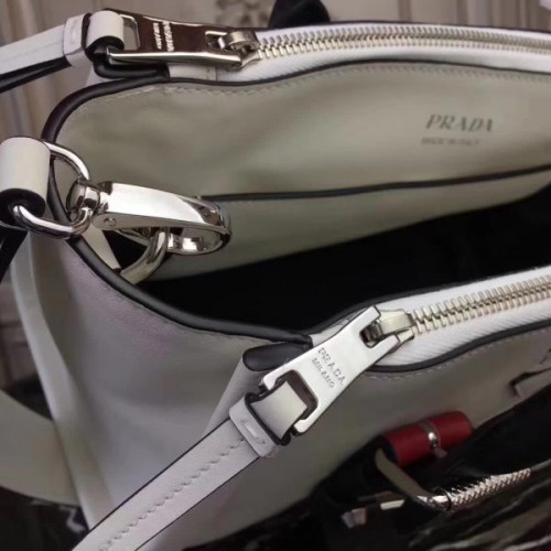 Pra*a-bag-122