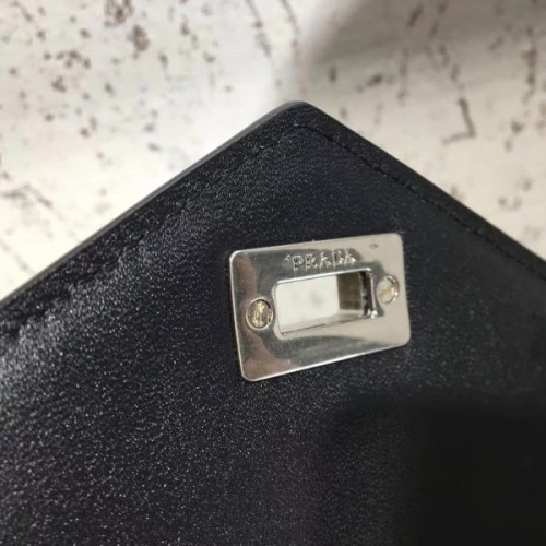 Pra*a-bag-138