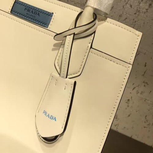 Pra*a-bag-13