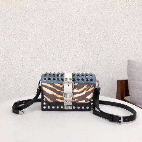 Pra*a-bag-158