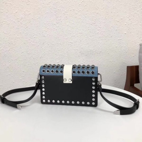 Pra*a-bag-158