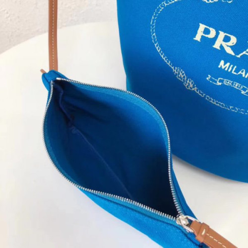 Pra*a-bag-196