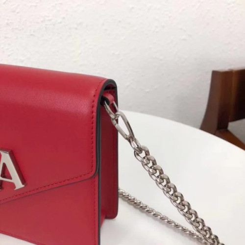 Pra*a-bag-212