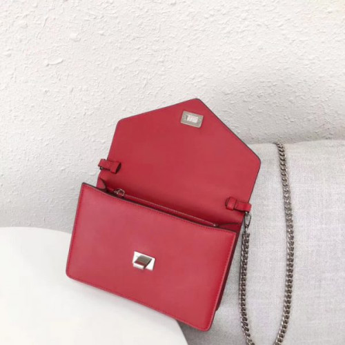 Pra*a-bag-212