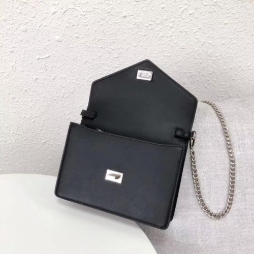 Pra*a-bag-214