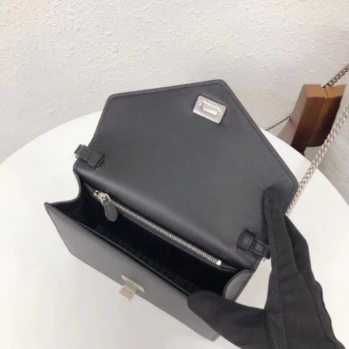 Pra*a-bag-214