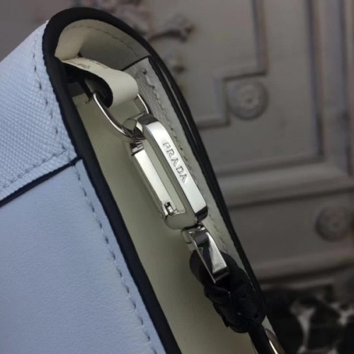 Pra*a-bag-21