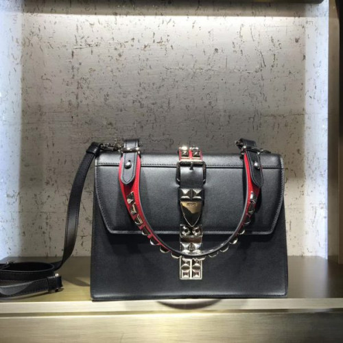 Pra*a-bag-25
