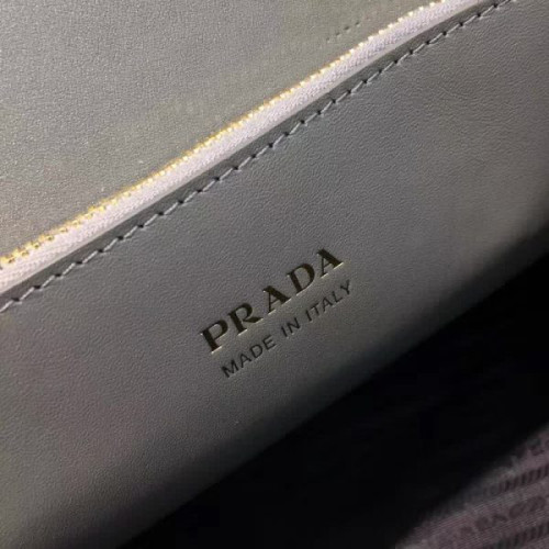 Pra*a-bag-49