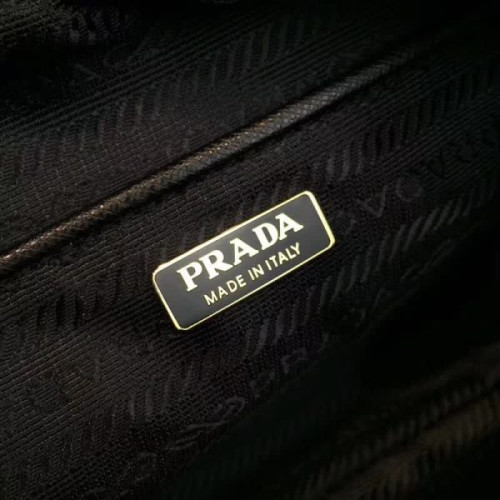 Pra*a-bag-59