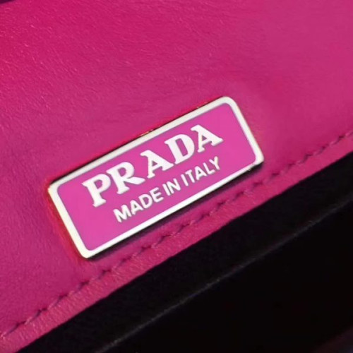 Pra*a-bag-62