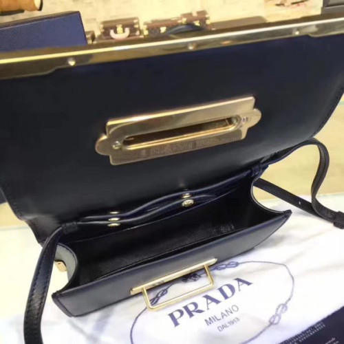 Pra*a-bag-63