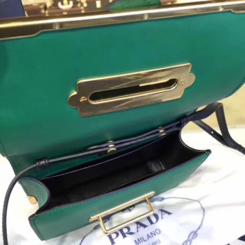 Pra*a-bag-67