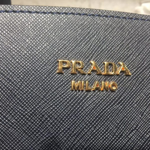 Pra*a-bag-81