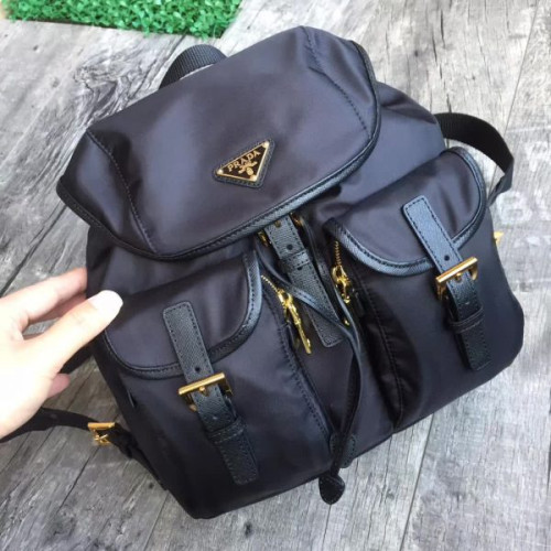 Pra*a-bag-82