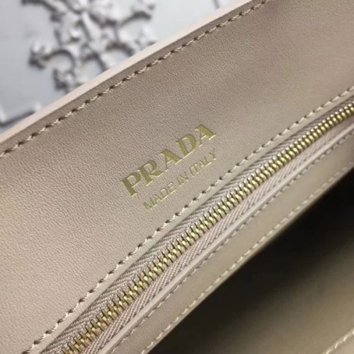 Pra*a-bag-92