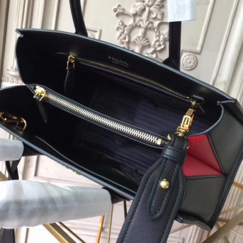 Pra*a-bag-93