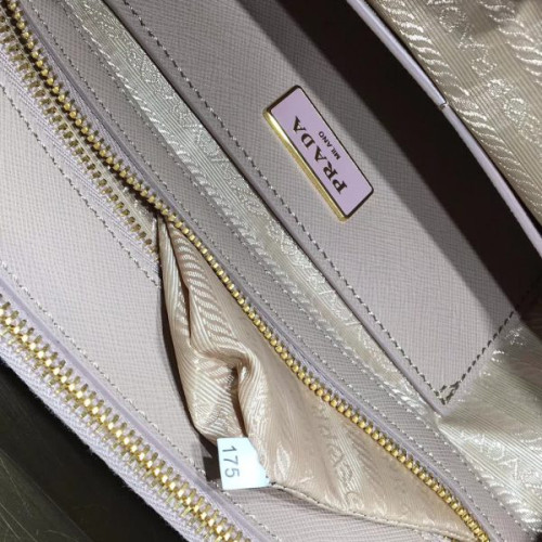 Pra*a-bag-96