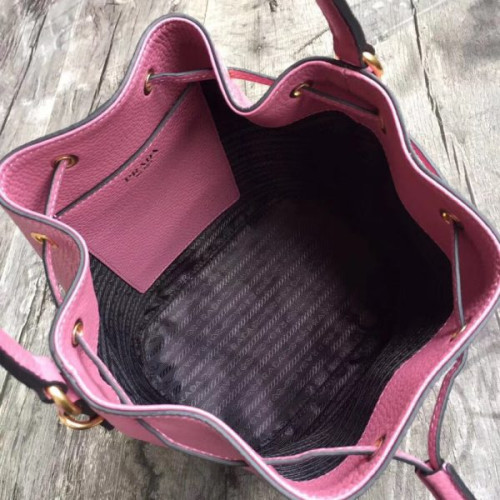 Pra*a-bucket-bag