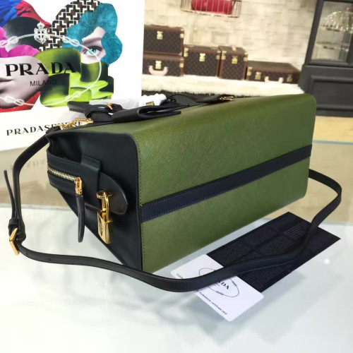 Pra*a-esplanade-replica-bag-6