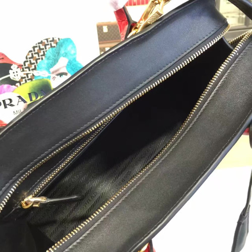 Pra*a-esplanade-replica-bag-black-3