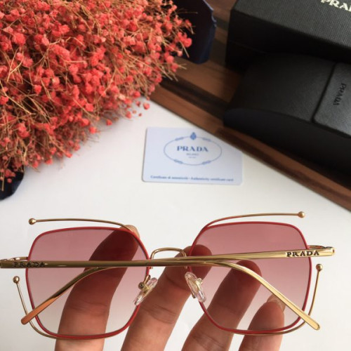 Pra*a-glasses-3