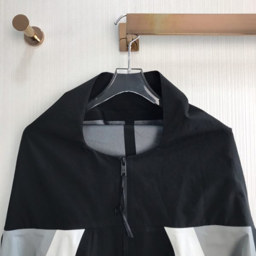 Pra*a-jacket