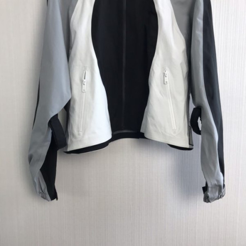 Pra*a-jacket