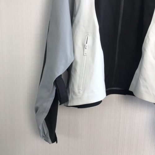 Pra*a-jacket