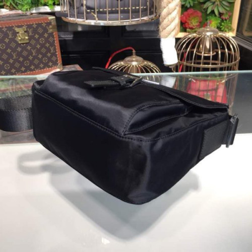 Pra*a-messenger-bags