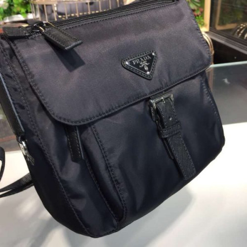 Pra*a-messenger-bags