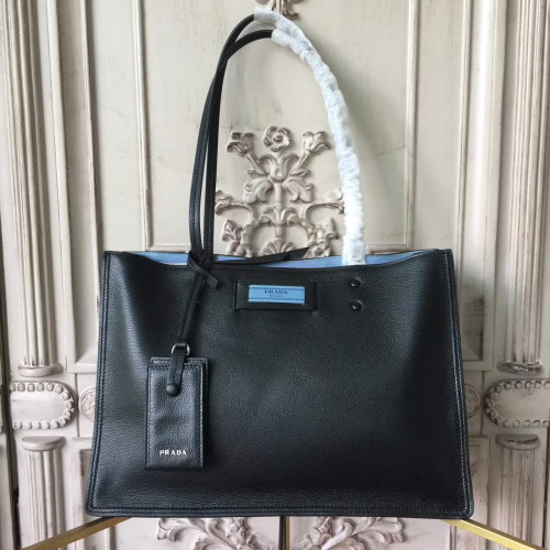 Pra*a-shoulder-bag-4